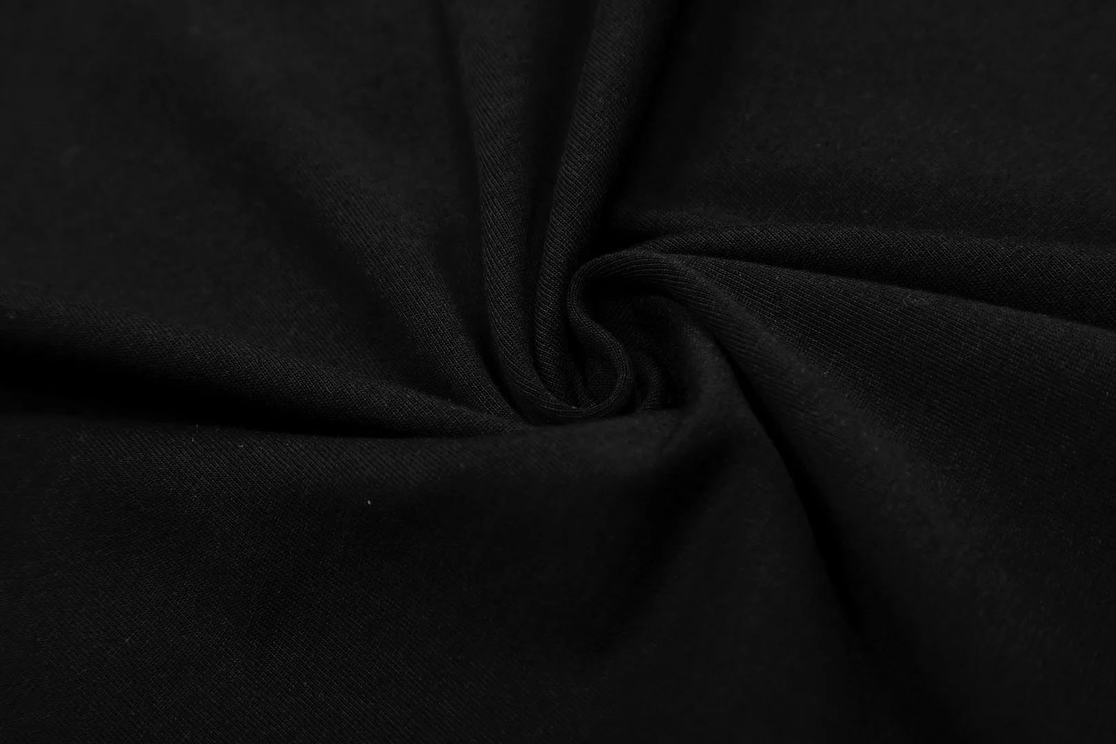 vivienne west wood The Queen Mother of the West Vivienne Saturn Embroidered Short Sleeve VIVI 157# "Exclusive Style" The new fabrics have been washed twice at high temperature + water. It is the only one in the entire network that achieves 0 shrinkage. The Solona thread is arranged. The threaded neckline does not deform. It is tight and dense. Welcome to compare. The entire series of correct accessories. Every detail is completely restored and can be stretched directly.